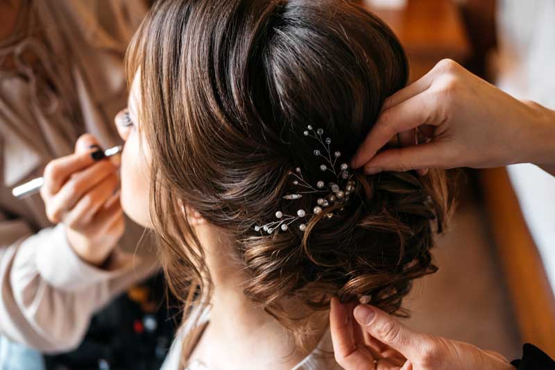 Especialistas en peinados y maquillaje para eventos